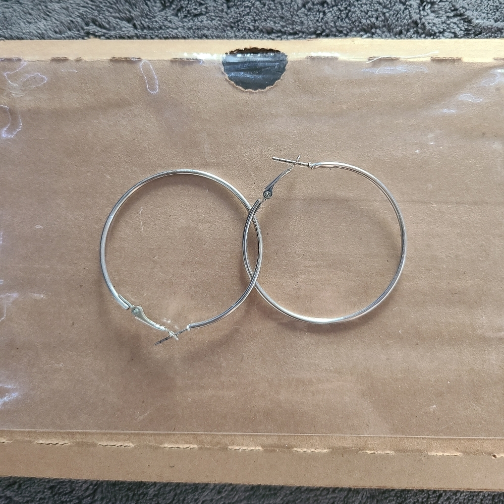 Sliver Hoop Earrings!